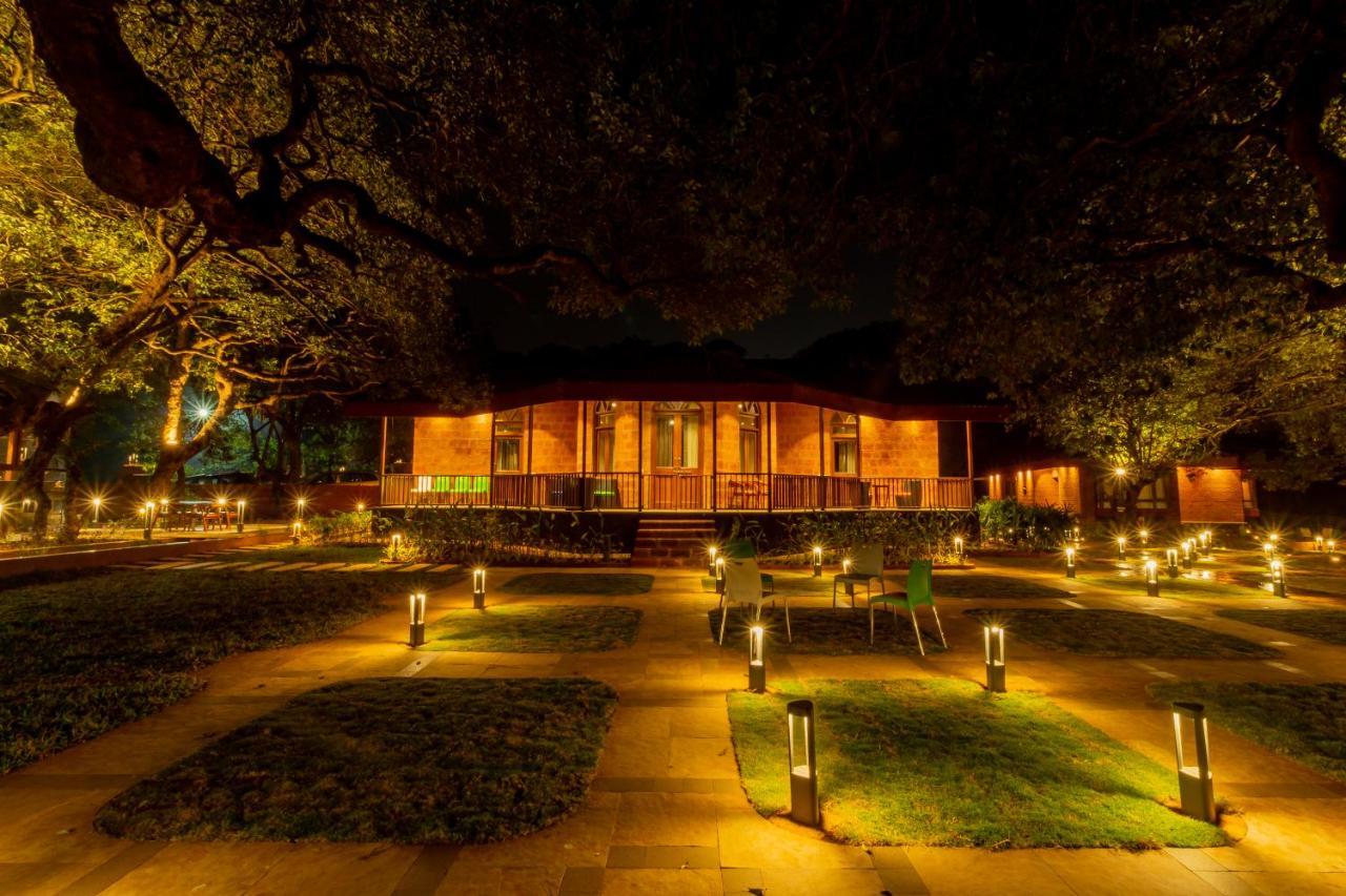 R R Heritage Resort Pure Vegetarian Mahābaleshwar Buitenkant foto
